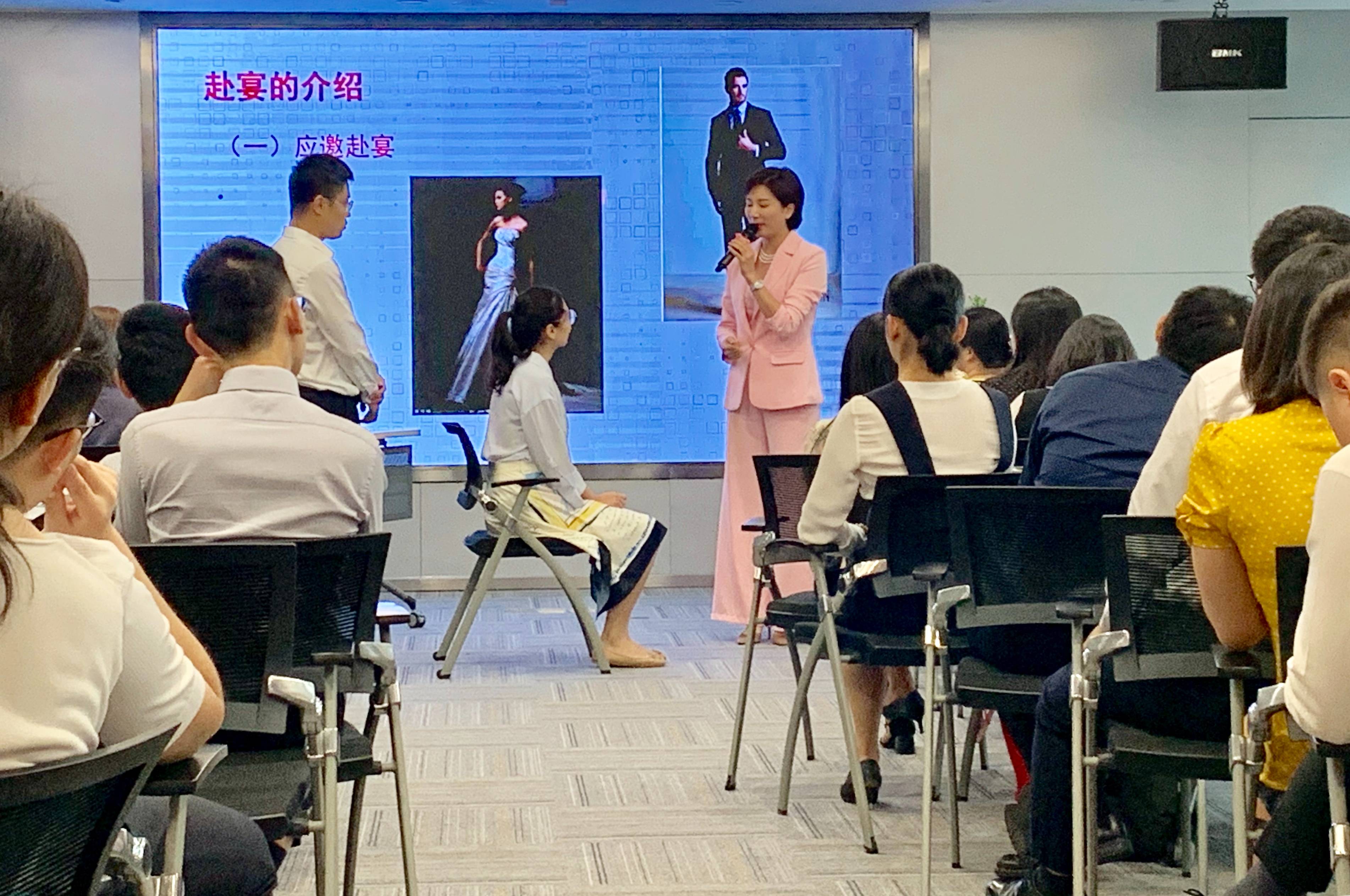 正规肇庆培训医院礼仪服务案例|能采纳到职业现场的课程